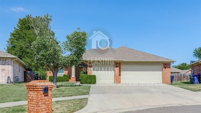 Building Photo - Spacious Southwest OKC 3 Bed 2 Bath Home W...