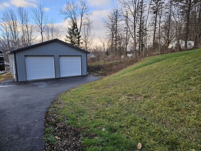 Building Photo - 6711 Vincent Hill Rd Unit 2