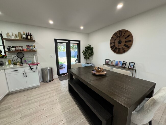 Photo - 10231 Dolphin Rd