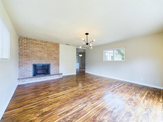 Photo - 1411 Kamar Dr House