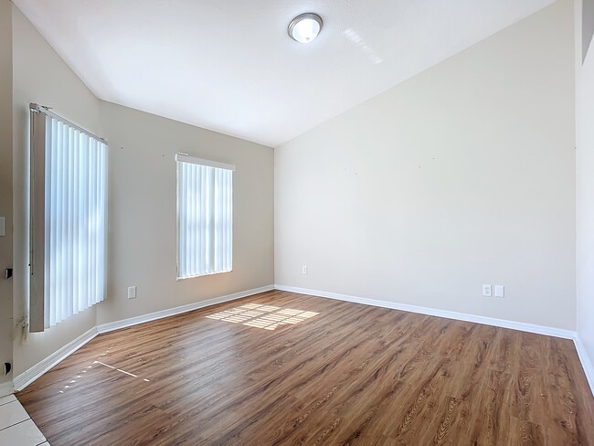 Photo - 374 Pine Springs Dr