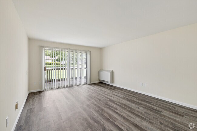 Appleblossom - 1BR, 1BA - 577SF - Living Room