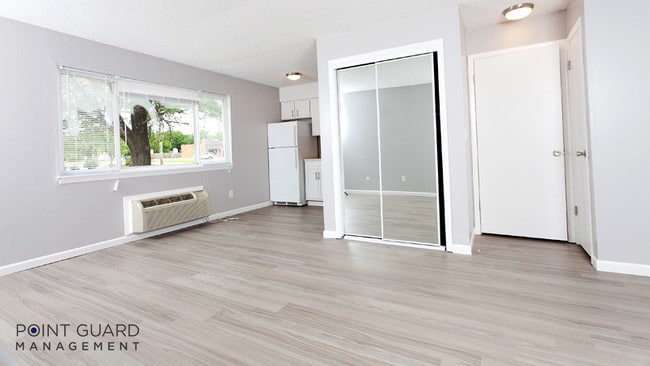 Photo - Seneca Place