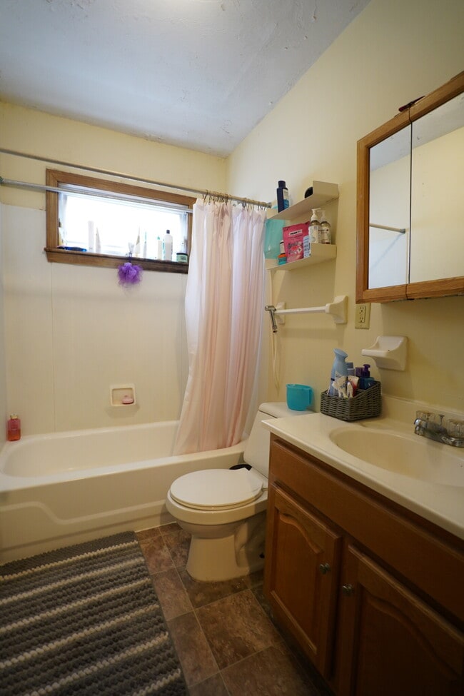 Photo - 29 Colborne Rd Unit 1