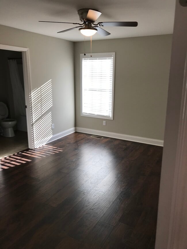 Photo - 356 Catalpa Cir