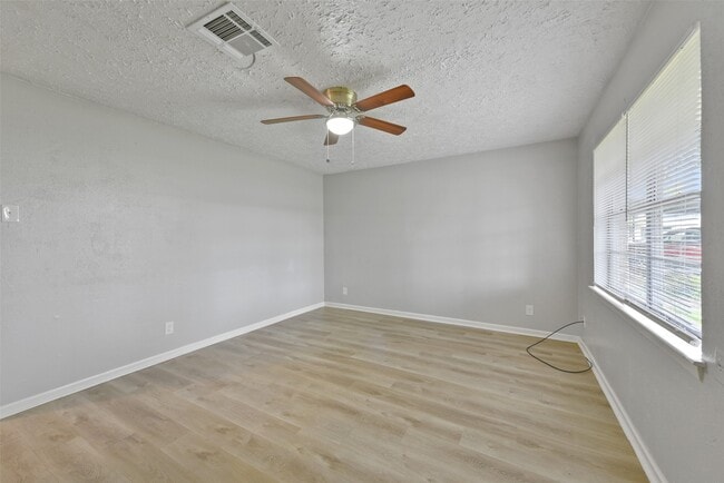Photo - 2803 22nd St