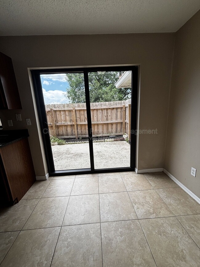 1627 Long Ridge Ct
