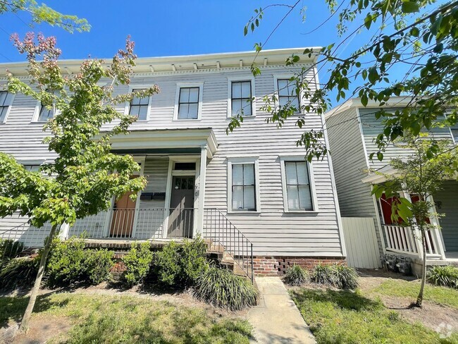 Building Photo - 2 BED | 2 BATH | PRIVATE PARKING | DIXON PARK Rental