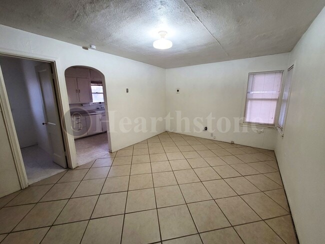 Photo - 1017 W 14th Ln Casa