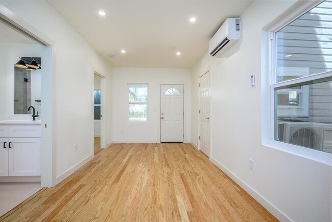 Photo - 1135 Drew St