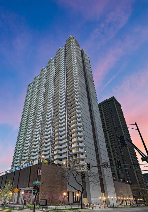 Photo - 6033 N Sheridan Rd Unit 18G