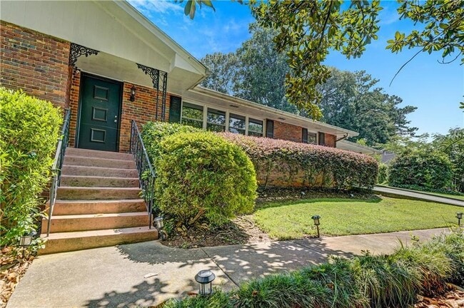 2127 Desmond Dr