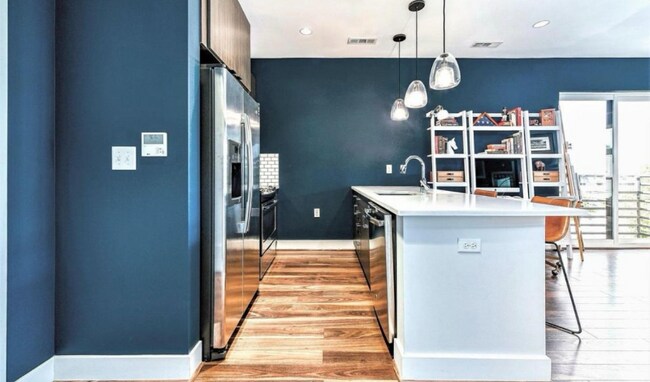 Photo - 1111 Orren St NE