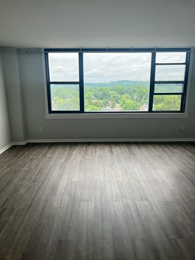 Living room - 4600 Duke St Condo Unit 1000