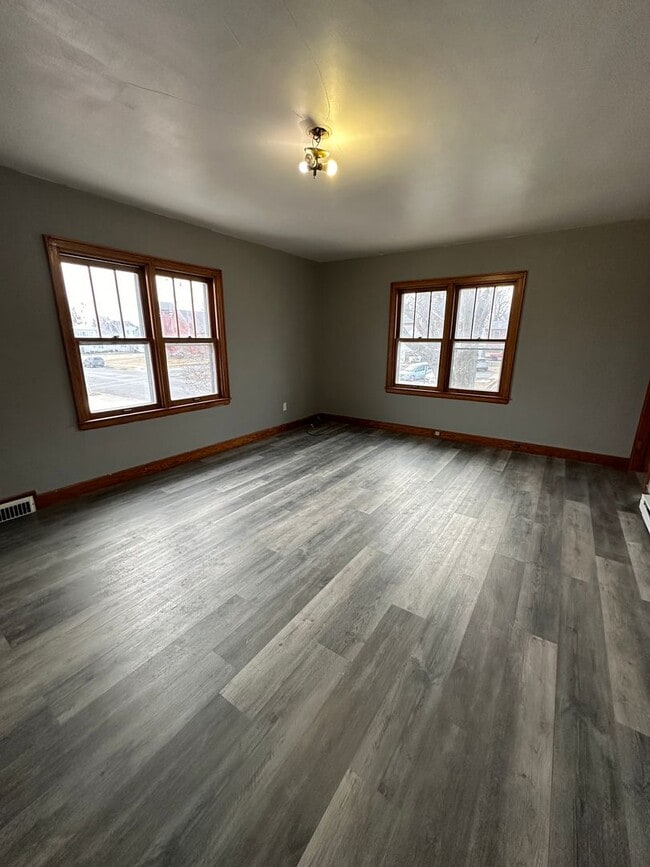 Photo - 908 McLean Ave Unit Apt 2