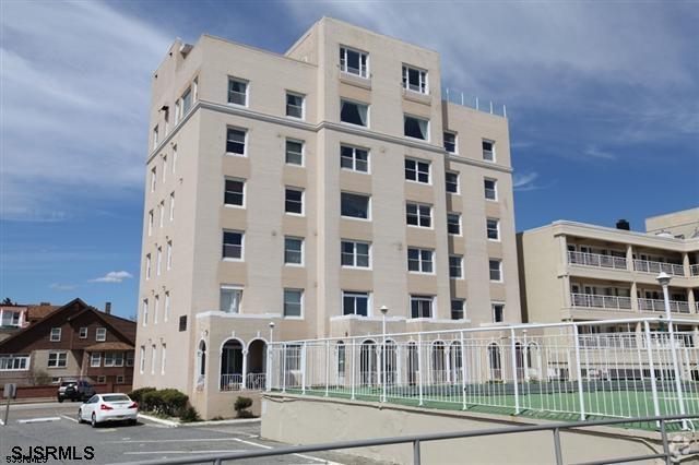 Building Photo - 111 S Cambridge Ave Unit 301 Rental