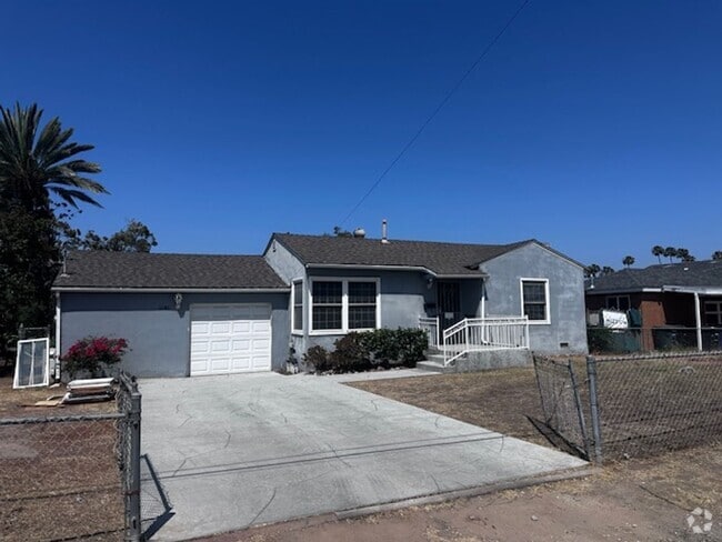 Building Photo - Complete Remodeled House