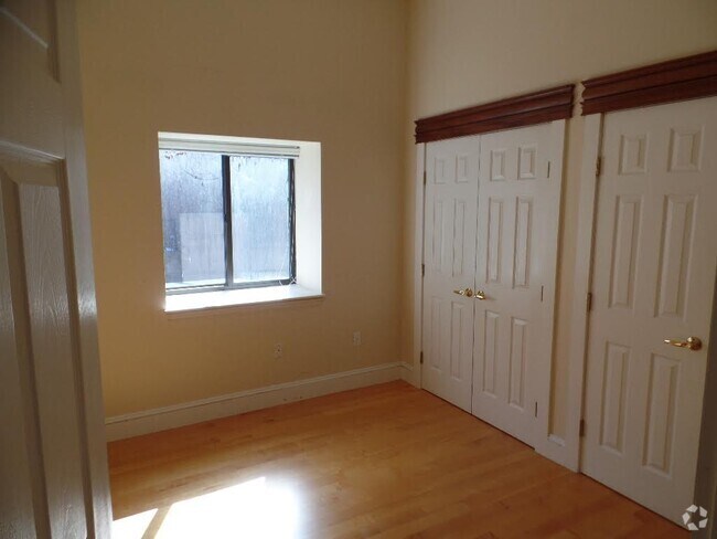 Building Photo - 109 Richmond St Unit 1 Rental
