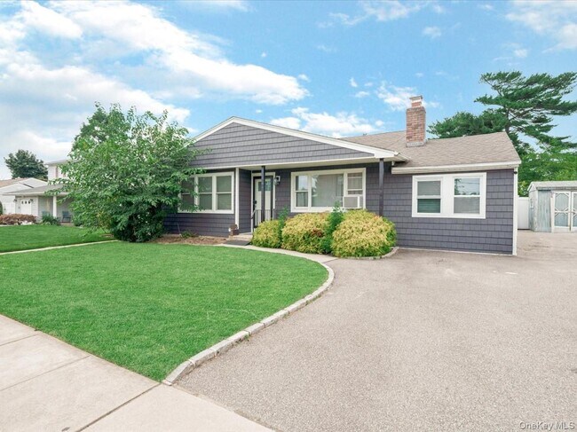 Photo - 14 Lois Ln