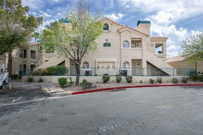 Building Photo - 2251 Wigwam Pkwy Unit 716 Rental
