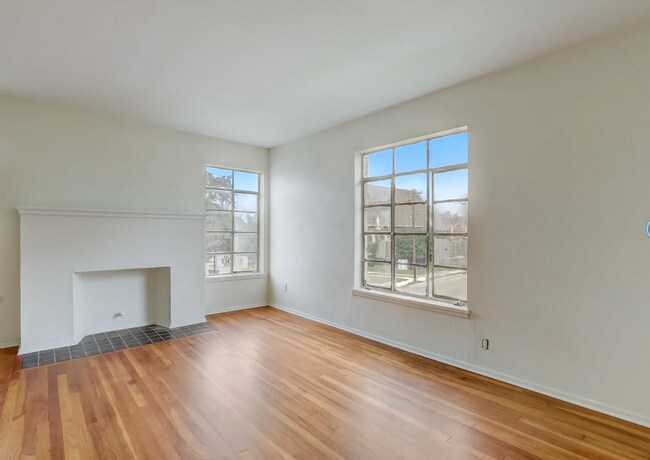 Photo - 944 W Huisache Ave