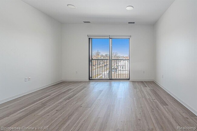 Photo - 7410 Kercheval Ave Unit 212