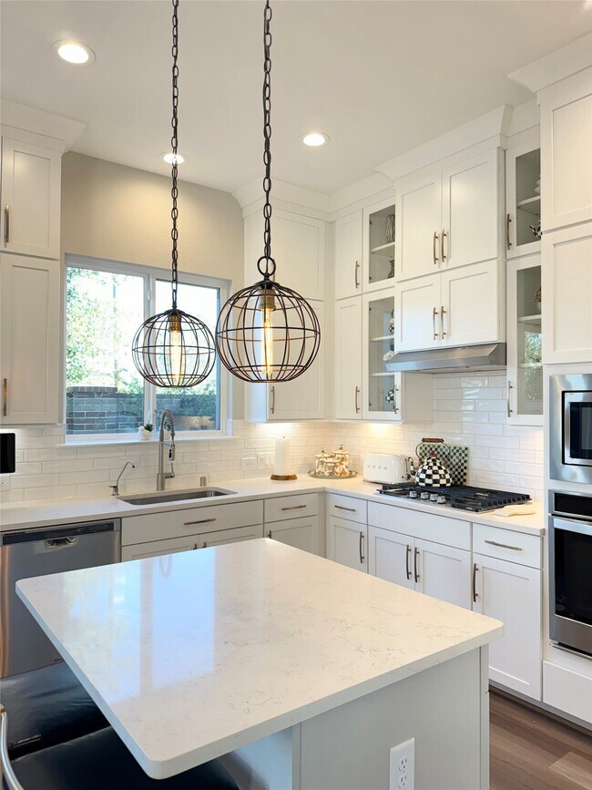 Photo - 3110 Meadow Maker Ln