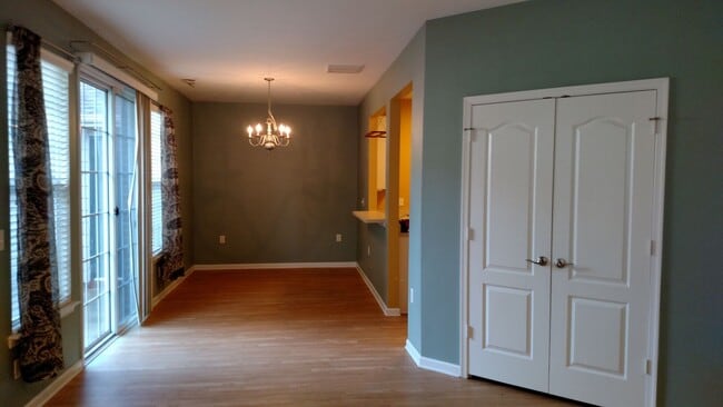 Photo - Ridgely Manor