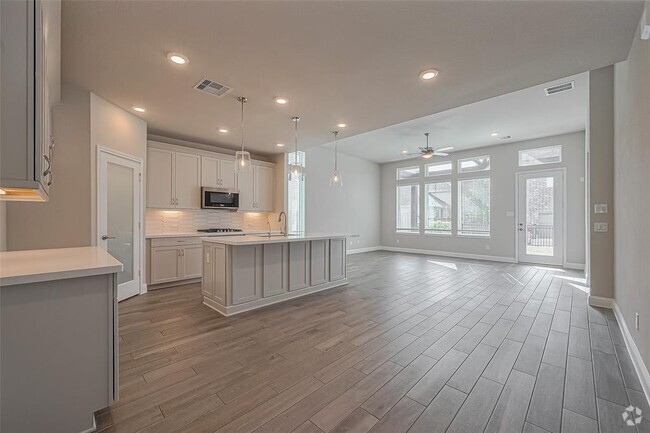 Building Photo - 18118 Shoreline Vis Ln Rental