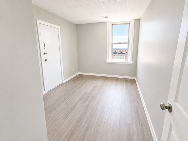 Photo - 587 N 6th St Unit 3B