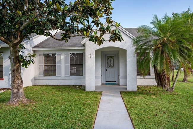 Photo - 102 Candlewick Ct