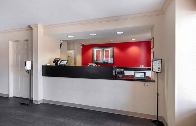 Furnished Studio-Dallas - Farmers Branch