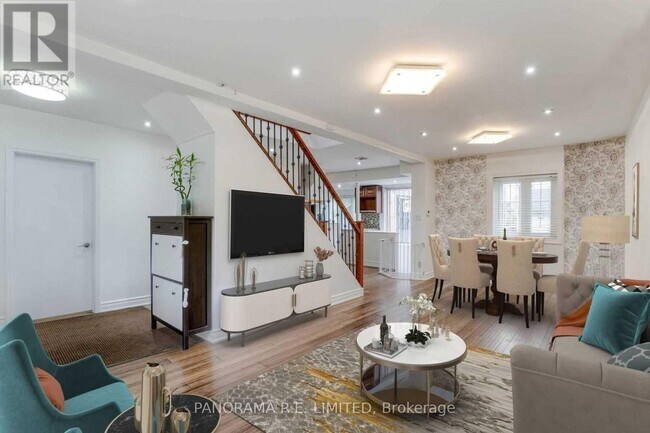 Photo - 395 Burnhamthorpe Rd