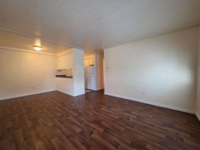 4955 Moorhead Ave Unidad A