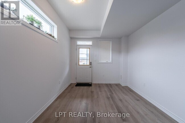 Photo - 461 Blackburn Dr