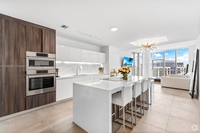Building Photo - 851 NE 1st Ave Unit 4011 Rental
