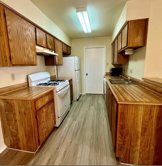 Photo - 2114 Redwing Way