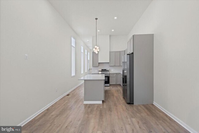 Photo - 1723 E Lombard St