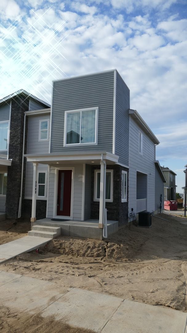 Photo - 3 Bedroom, 2.5 Bathroom with two car garage - Available 2/5/2025