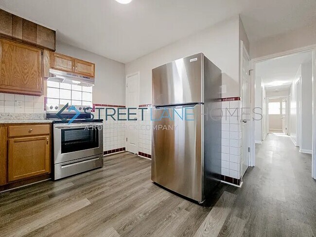 Photo - 1740 Carolyn Park Dr