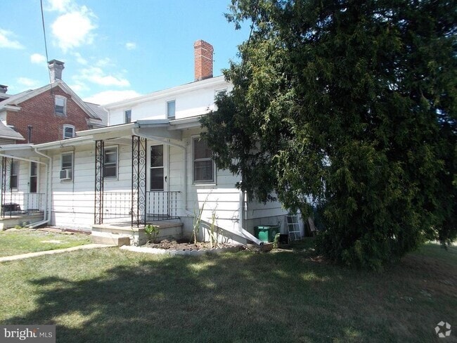 Building Photo - 346 E North St Rental