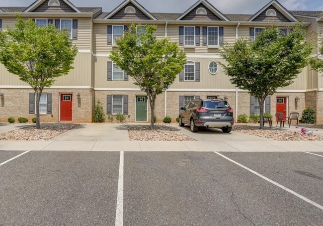 Photo - 27 Gloucester Dr