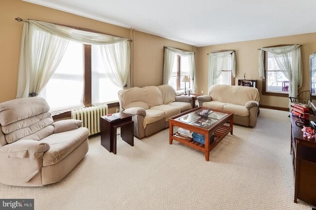 Building Photo - 128 Oak St