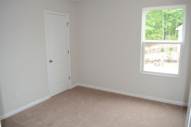 Photo - 248 Yorktown Ln