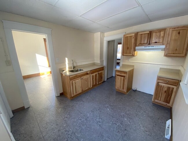 Photo - Large Downtown 4 Bedroom House