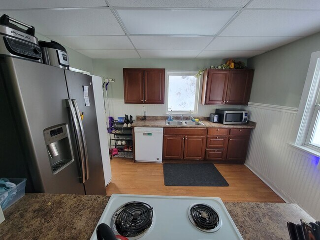 Photo - AVAILABLE JUNE - Updated 4 Bed 2 Bath