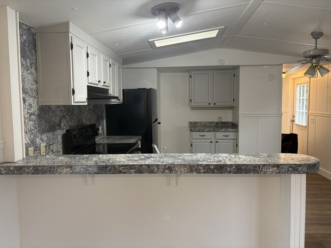 Photo - 905 Salters St