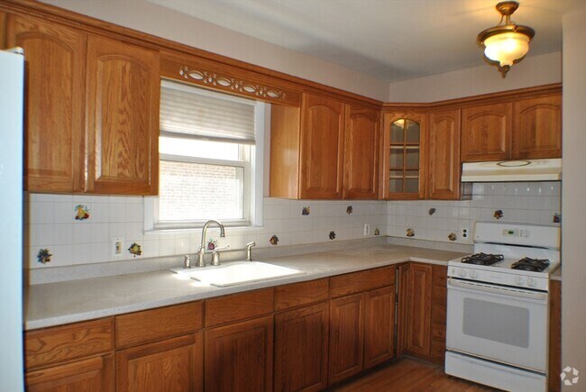 Building Photo - 23 Kenney St Unit 1 Rental