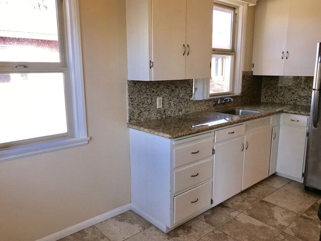 Photo - 1BR w/ AC & Parking Near Little Italy – Pe... Unit 2022 Front St