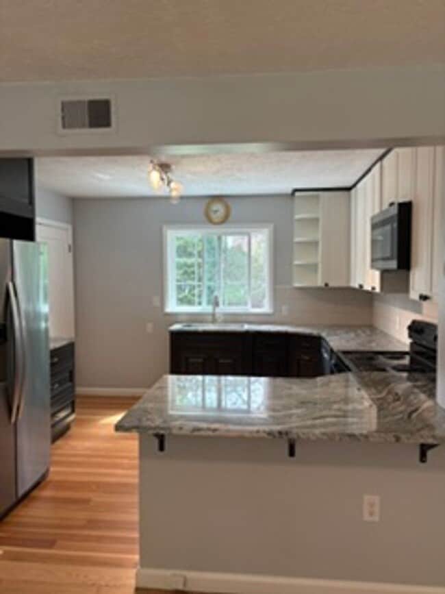 Photo - Newly updated 2 bedroom in excellent location!!